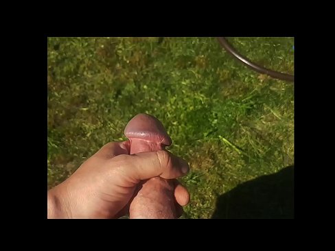 ❤️ Vruća zgodnica jebe svoju ružičastu macu i svršava špricom u ljetnom vrtu Porno na hr.91sesex101.top ❤