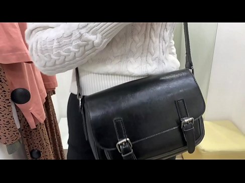 ❤️ Javna masturbacija mlade kujice FeralBerry s dildom u sobi za mjerenje Porno na hr.91sesex101.top ❤